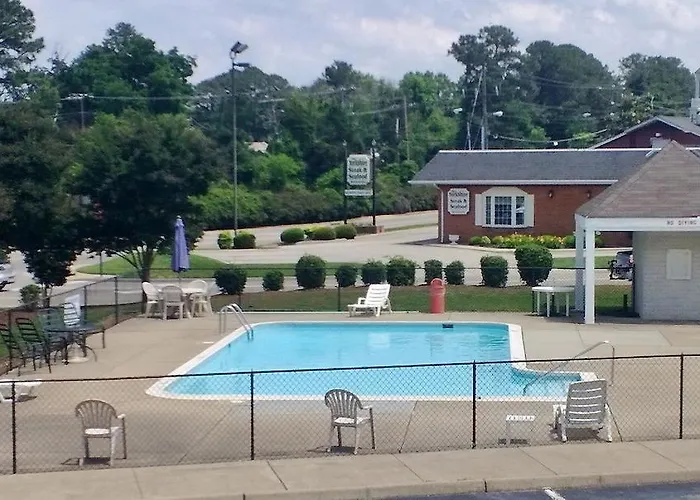 Motels Quarterpath Inn & Suites